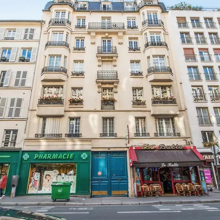 Artistic Flat With An Incredible View Close To Eiffel Tower - Welkeys Apartman Párizs