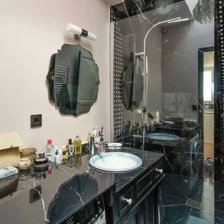 Apartment Artistic Flat With An Incredible View Close To Eiffel Tower - Welkeys